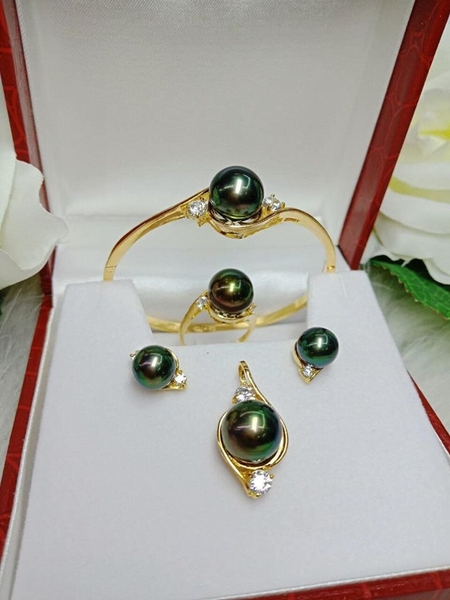 Bộ Trang Sức Ngọc Trai Xanh Rêu Quý Phái