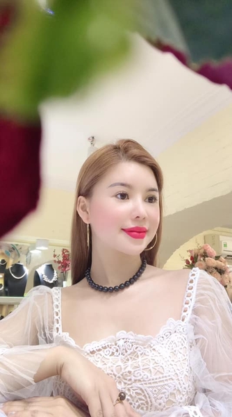 Chuỗi Cổ Ngọc Trai Đen Quý Phái 