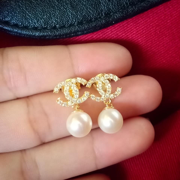 Hoa Tai Ngọc Trai Chanel Sang Trọng