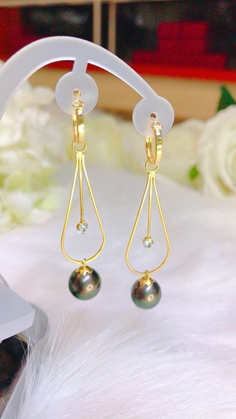 Hoa Tai Ngọc Trai Xanh Lá Quý Phái