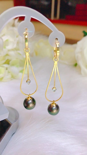 Hoa Tai Ngọc Trai Xanh Lá Quý Phái