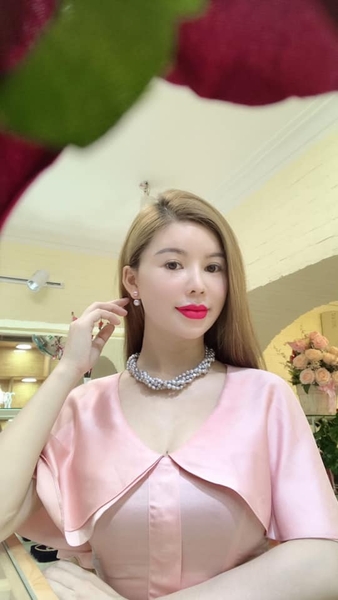 Set Vòng Cổ Ngọc Trai Xám Khói & Hoa Tai Sang Trọng
