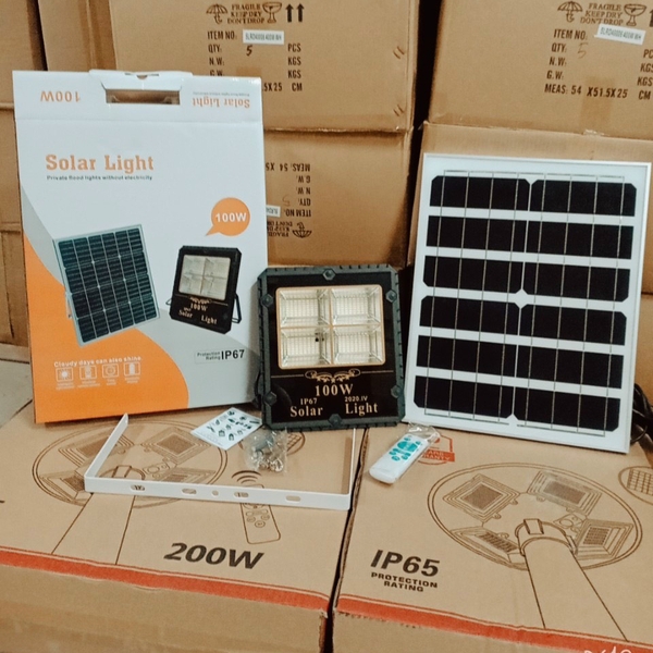 Đèn pha năng lượng mặt trời 100W tấm pin MONO cao cấp DP2100
