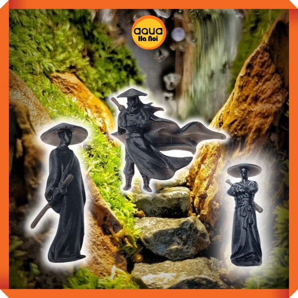Mô hình Kiếm khách cổ trang - Áo choàng đen 3*3.4 cm - Phụ kiện trang trí thủy sinh, bán cạn terrarium, tiểu cảnh, sen đá, decor nội thất