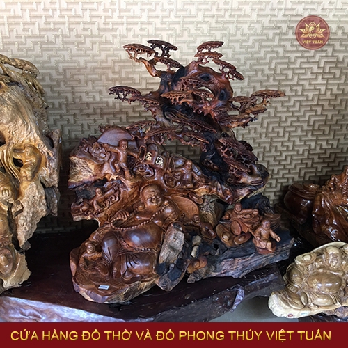 Tượng Di lạc ngũ phúc ngồi dưới gốc tùng