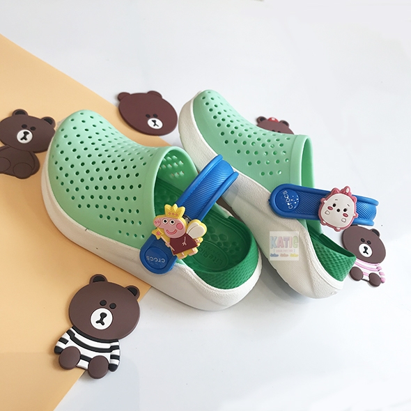 Giày Crocs LiteRide trẻ em màu xanh lá đế trắng quai gắn nút