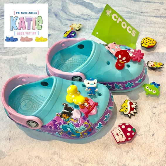 Dép sục cá sấu Crocs cho bé Aladin có ĐÈN xanh dương