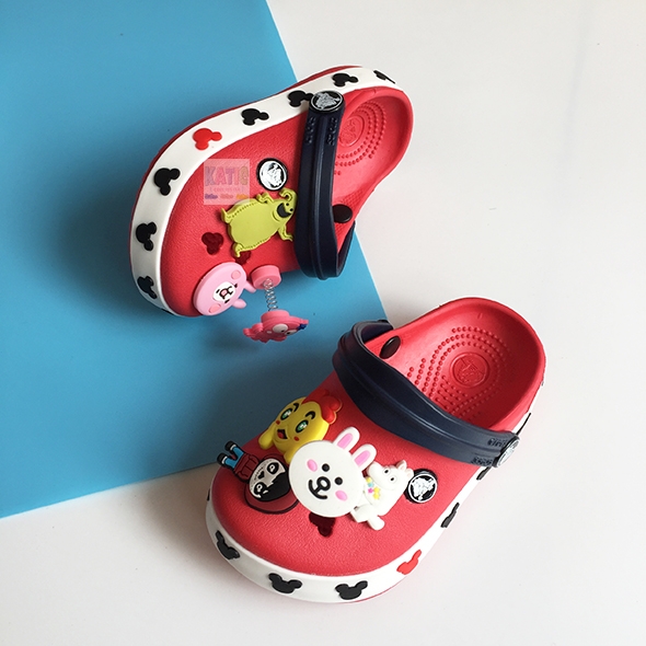 Dép cá sấu Crocs trẻ em chuột Mickey màu đỏ