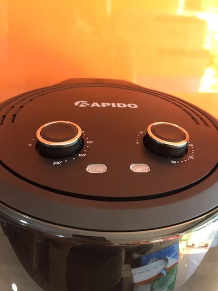 Nồi chiên không dầu Rapido RAF6.5M2 công suất 1800W model mới
