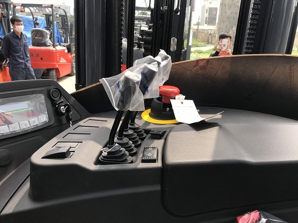 cần điều khiển Xe nâng Reach truck Heli