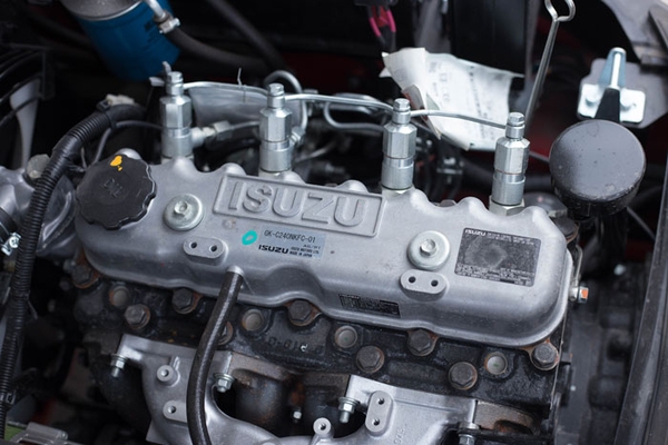 động cơ isuzu c240
