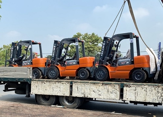 mua trả góp xe nâng mới