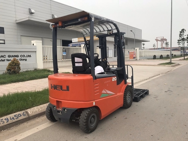 xe nâng điện 2 tấn heli