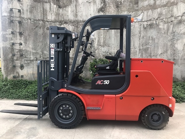 xe nâng điện 5 tấn heli