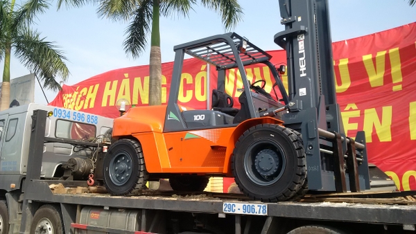 Bàn giao Xe nâng Heli 10 tấn