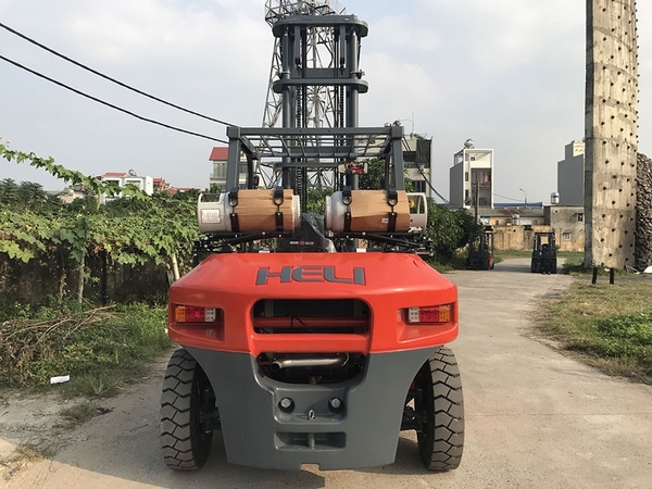 xe nâng xăng gas 7 tấn heli