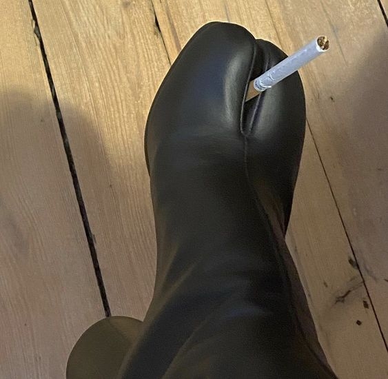 GIÀY MÓNG HEO/TABI BOOTS ĐỘC LẠ  – DẤU ẤN HUYỀN THOẠI CỦA MAISON MARGIELA