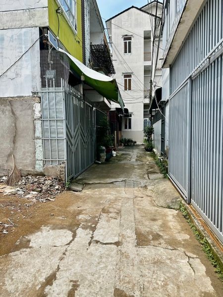 Mặt đường trước nhà tại phường Trấn Biên Biên Hòa, gần đường Hồ Văn Đại