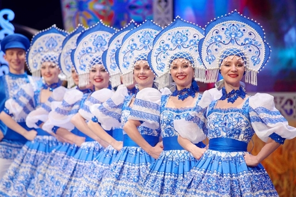 Đắm mình trong điệu nhảy truyền thống Nga