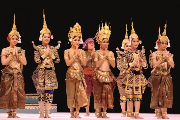 Trang phục truyền thống Campuchia và quần áo truyền thống gồm những gì?