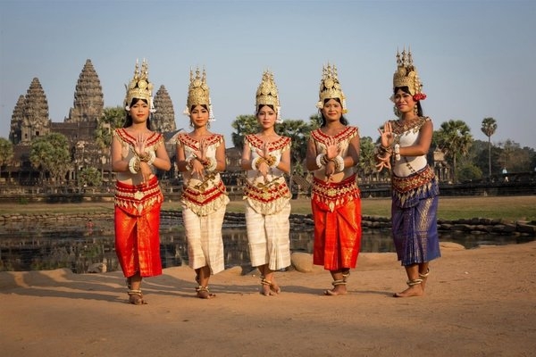 Vẻ đẹp trong bộ trang phục truyền thống Campuchia