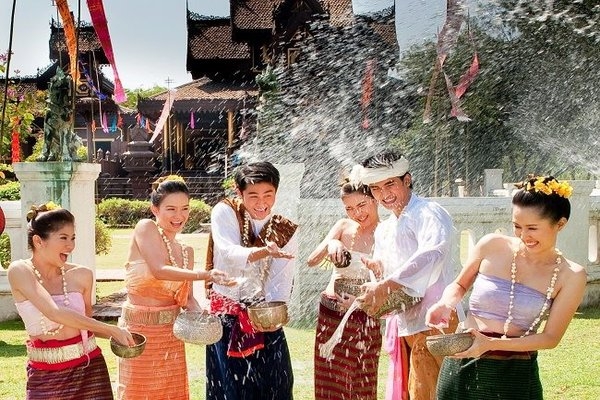 Trang phục truyền thống Thái Lan làm say lòng du khách bốn phương