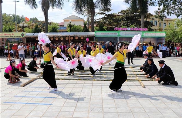 Các điệu múa ở  vùng Tây Bắc (Việt Bắc)