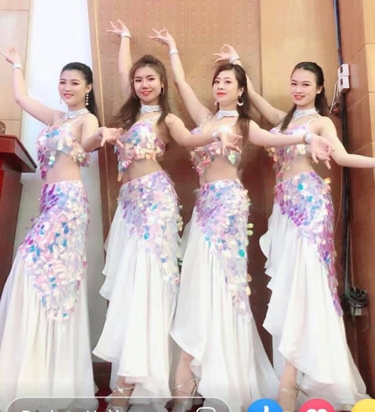 Trang phục múa belly dance vảy kim sa hồng