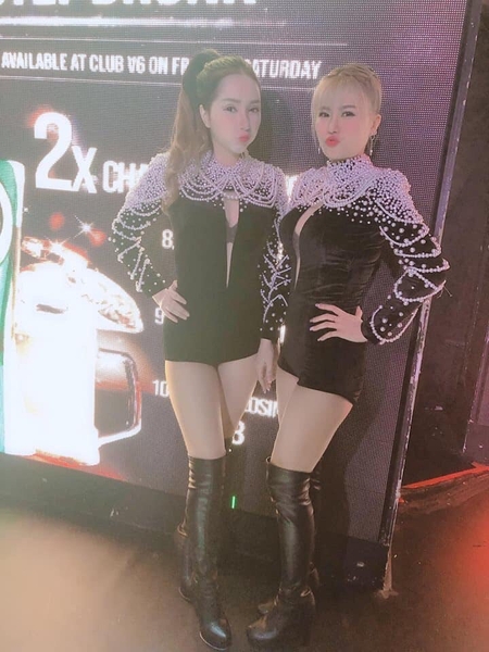 Trang phục dancer ca sỹ màu đen có đính cườm