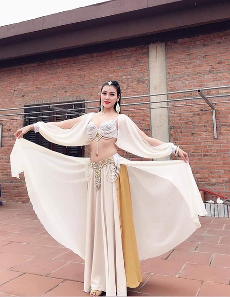 Trang phục biểu diễn belly dance nữ màu trắng vàng