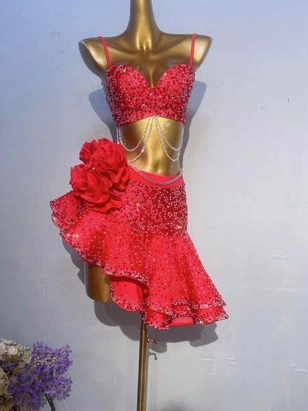 Dancesport đỏ trẻ trung, quyến rũ