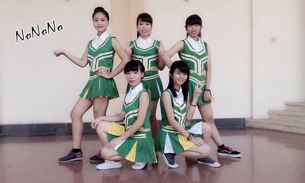 Trang phục nhảy Aerobic màu xanh lá