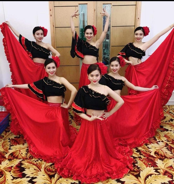 Váy flamenco lệch vai