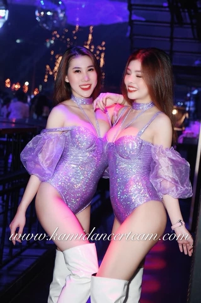 Trang phục nhảy múa sexy màu tím