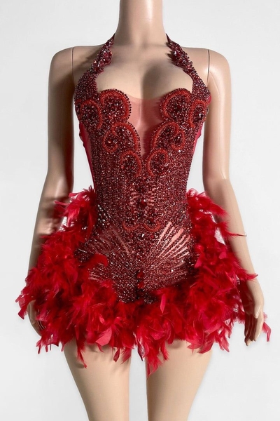 Váy carnival đỏ mạnh mẽ, quyến rũ