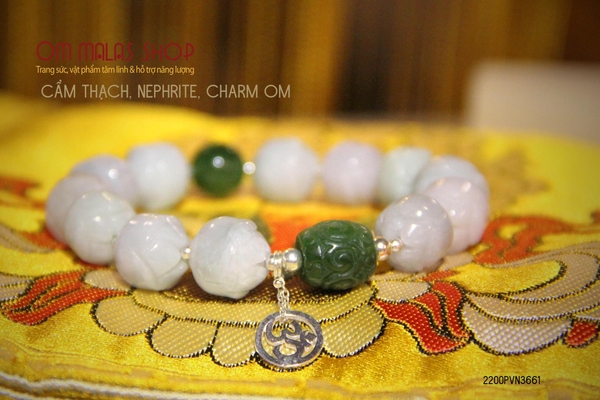 HANDMALA CẨM THẠCH NƯỚC A CHẠM HOA SEN MIX CHARM OM TREO, NGỌC BÍCH