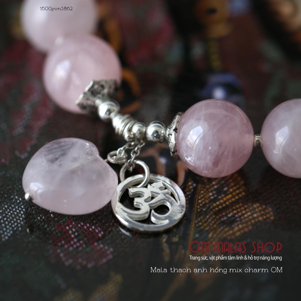 MALA THẠCH ANH HỒNG KẾT CỤM CHARM THẠCH ANH TRÁI TIM VÀ OM BẠC