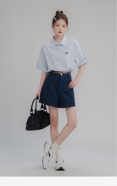 SM28 Áo sơ mi nữ MAKILANA phong cách học viện cổ POLO, thêu nơ xinh xắn, chất liệu mỏng nhẹ mặc hè mát mẻ.