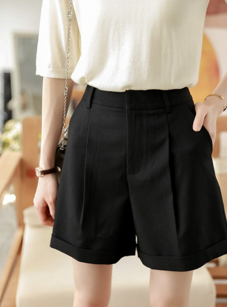 Quần short lật gấu