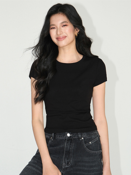 T41 -Áo Thun Nữ MAKILANA Trắng Ôm Dáng Cổ Tròn Ngắn Tay Croptop Dệt Kim Basic Thanh Lịch