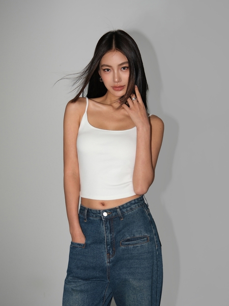 T31 -MAKILANA áo hai dây nữ ngắn ôm body có mút ngực, không tay, dáng sexy cá tính, mặc ngoài mùa hè 2025 T31