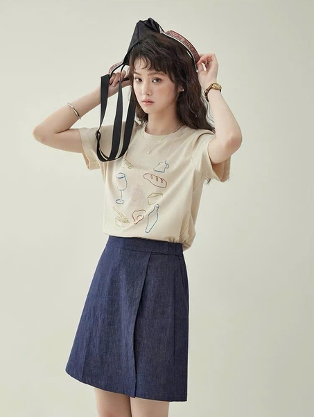 QS17 - Quần Short Nữ Denim Thiết Kế Giả Váy Vạt Xếp Ly Trước Lưng Thun MAKILANA