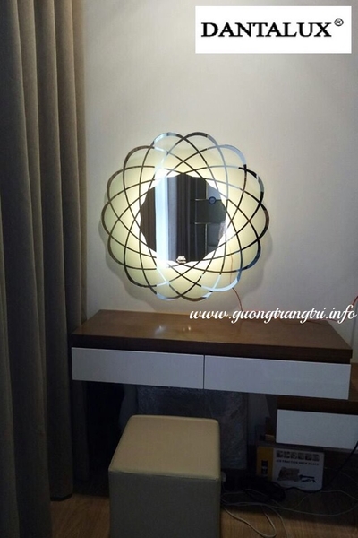 guong-trang-tri-rainbow-led