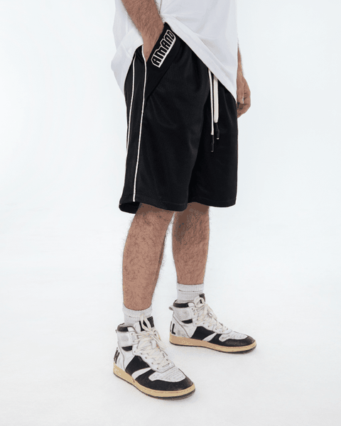 Essential Short A M A N D