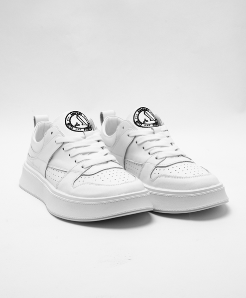 Amand Low Top Signature Logo Sneaker