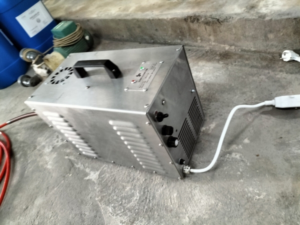 may-ve-sinh-binh-ngung-chiller-dc400-dc500