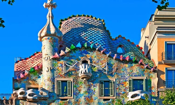 Ngôi nhà Casa Batlló của Antoni Gaudi (Unesco tôn vinh là di sản thế giới năm 2005)