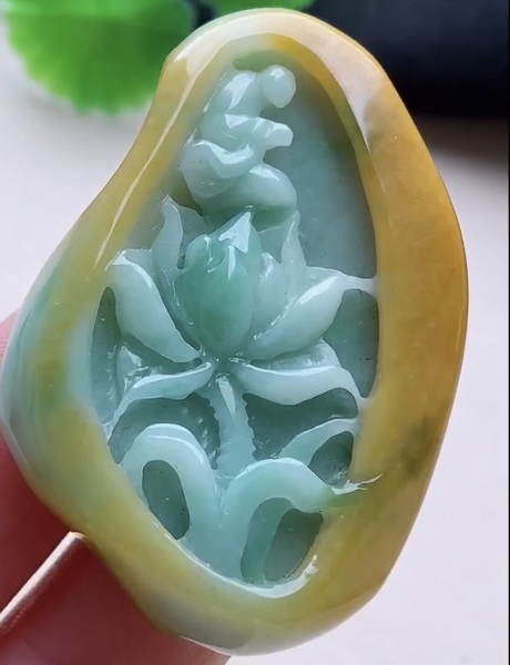 Mặt hoa sen ngộ đạo hoàng tông tách màu Ngọc phỉ thuý tự nhiên Jadeite loại A -NT1054