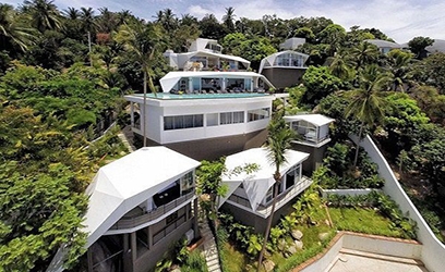 Ngắm khu biệt thự “chênh vênh” bên vách đá nhìn ra biển tuyệt đẹp