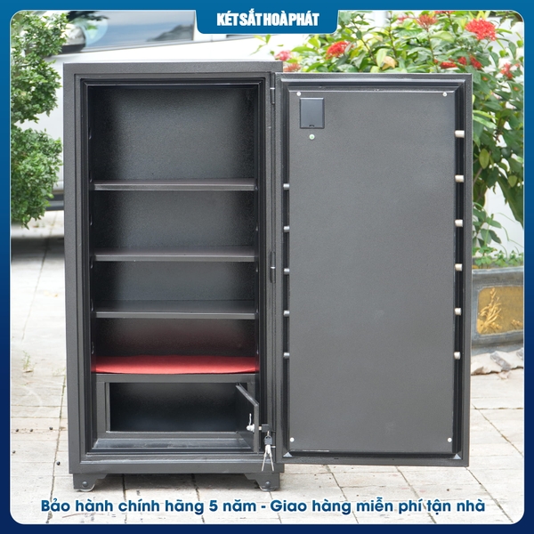 Bên trong rộng rãi có 11 chốt khóa an toàn chống khoan cậy phá két
